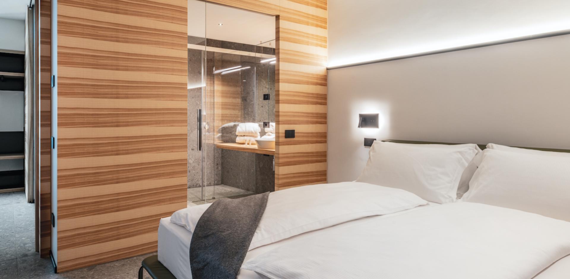 essence-suites it home 006
