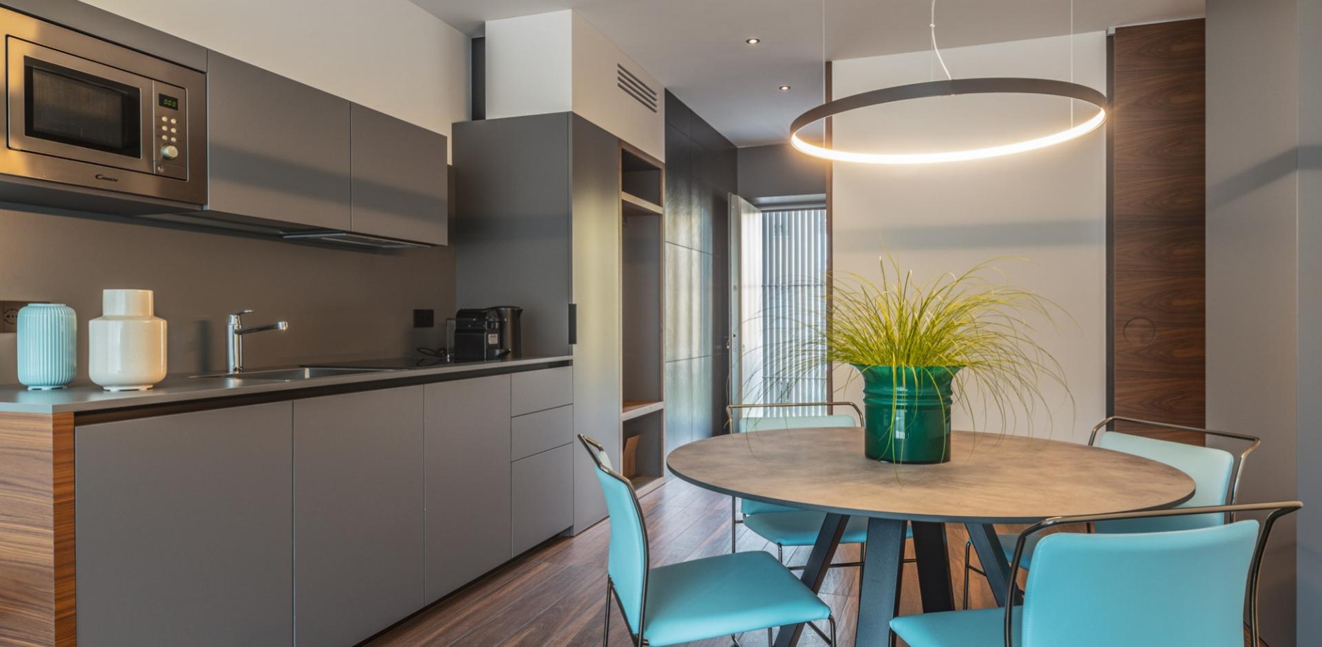 essence-suites it home 008
